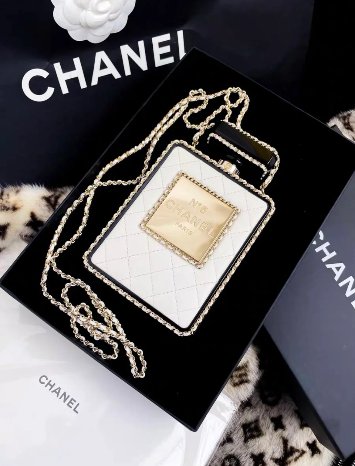 Chanel 22S limited edition perfume bottle evening bag - Image 4