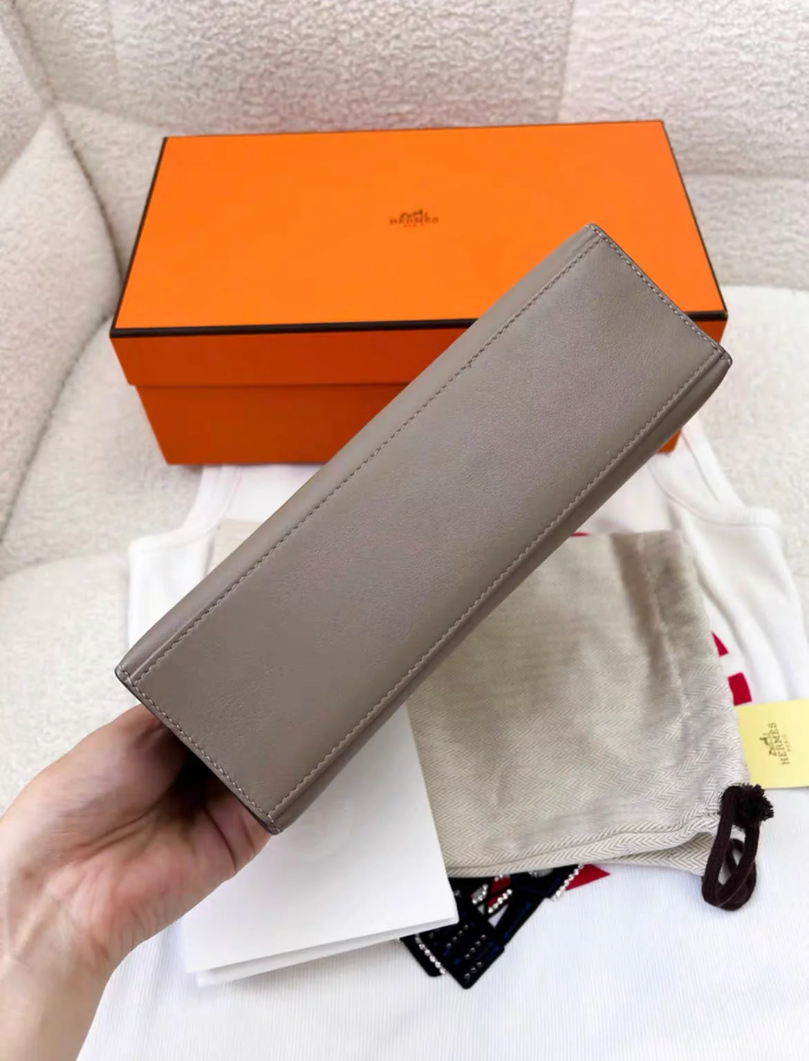 Hermès Kelly Pochette Gris Swift Gold Hardware - Image 5
