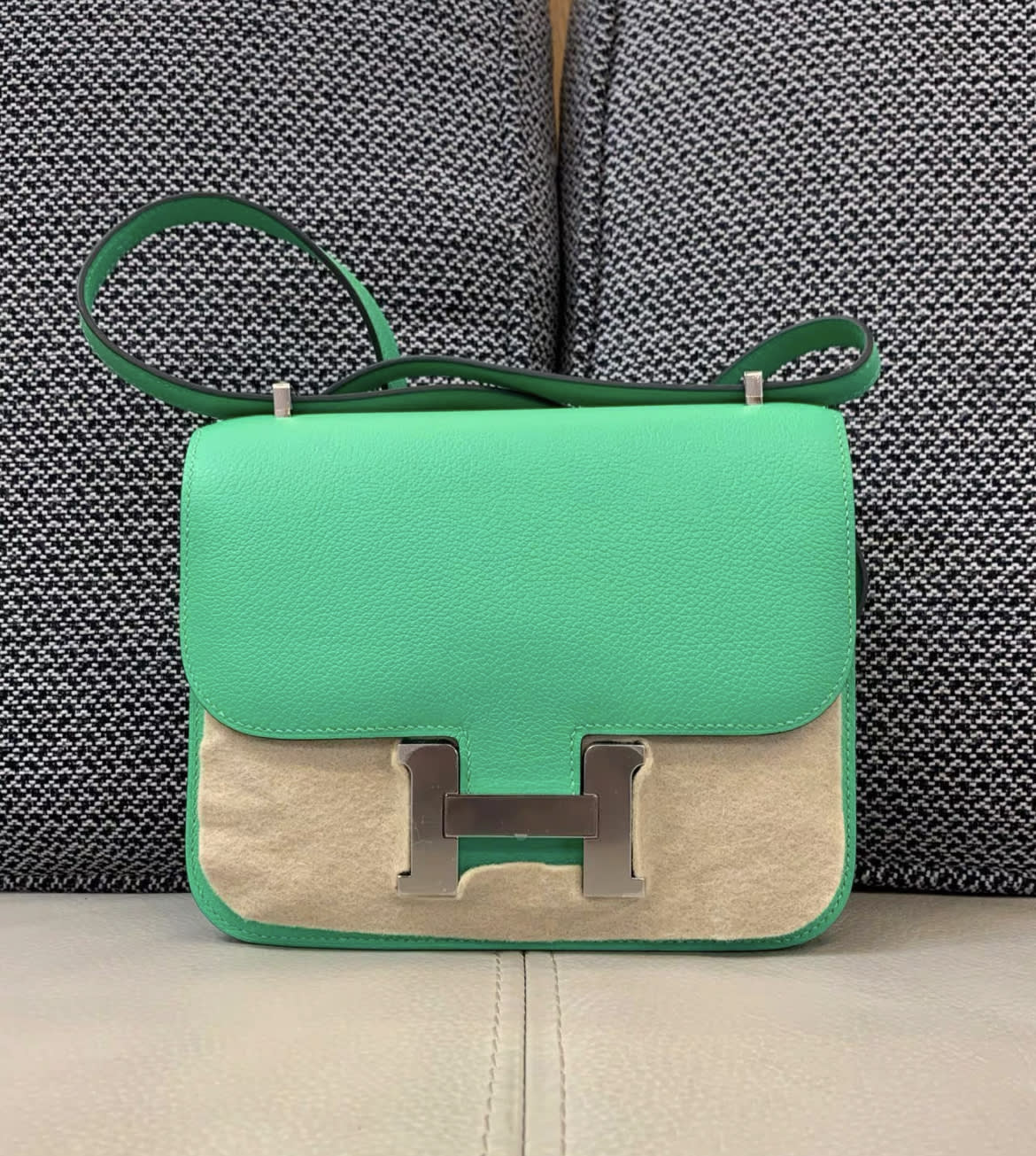 hermès constance mini evercolor vert comics palladium hardware - Image 3