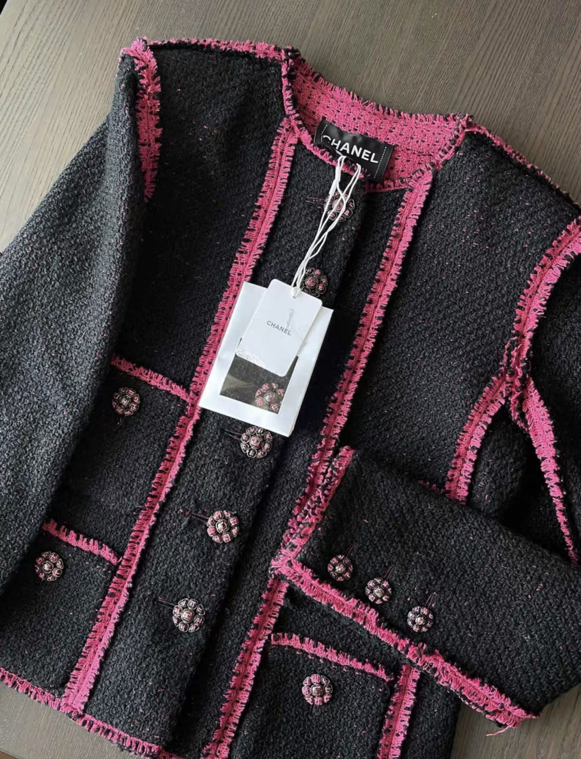 Chanel 2022 AW black and pink cashmere four-pocket jacket - Image 4